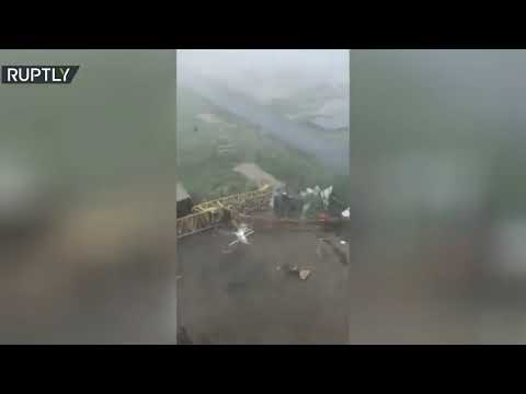 شاهد مقتل شخصين في عاصفة رعدية رافقتها أمطار غزيرة في روسيا